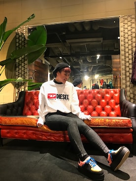 「DIESEL（ディーゼル）のWOMEN'Sビンテージロゴクルーネックオーバーサイズスウェット（スウェット、ホワイト系）」を使った、Lily(りりー)さん（レディース・160cm）の秋コーディネート