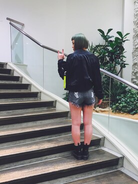 「DIESEL（ディーゼル）のアイテム（ミリタリージャケット、ブラック系）」を使った、Lily(りりー)さん（レディース・160cm）の冬コーディネート