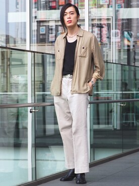 「ホワイトパンツ」｜「アイテム（その他アウター）」を使った、UJUさん（メンズ・176cm）の夏コーディネート