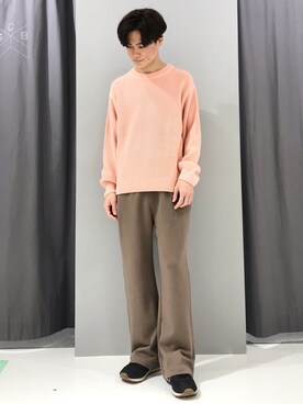 ニット セーターを使った サーモンピンク のメンズ人気ファッションコーディネート Wear