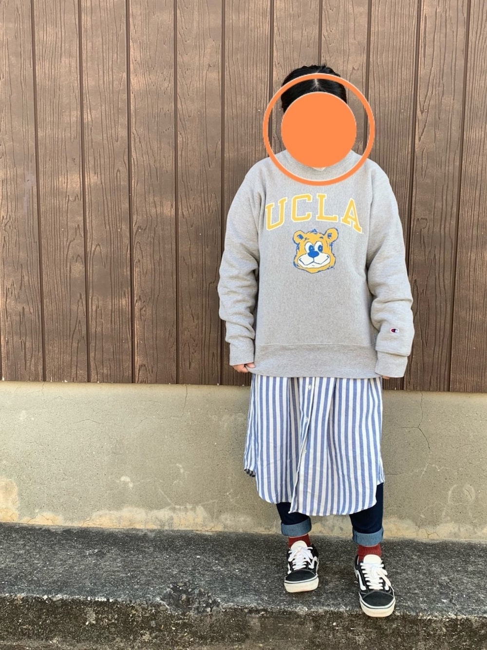 「UCLA、チャンピオン、リバースウィーブ、ストライプシャツ、シャツワンピ、低身長コーデ、ゆるコーデ、カジュアル、オールドスクール、古着」｜「SM2のアイテム（シャツワンピース、その他）」を使った、mao*さん（レディース・155cm）の冬コーディネートの1枚目の写真