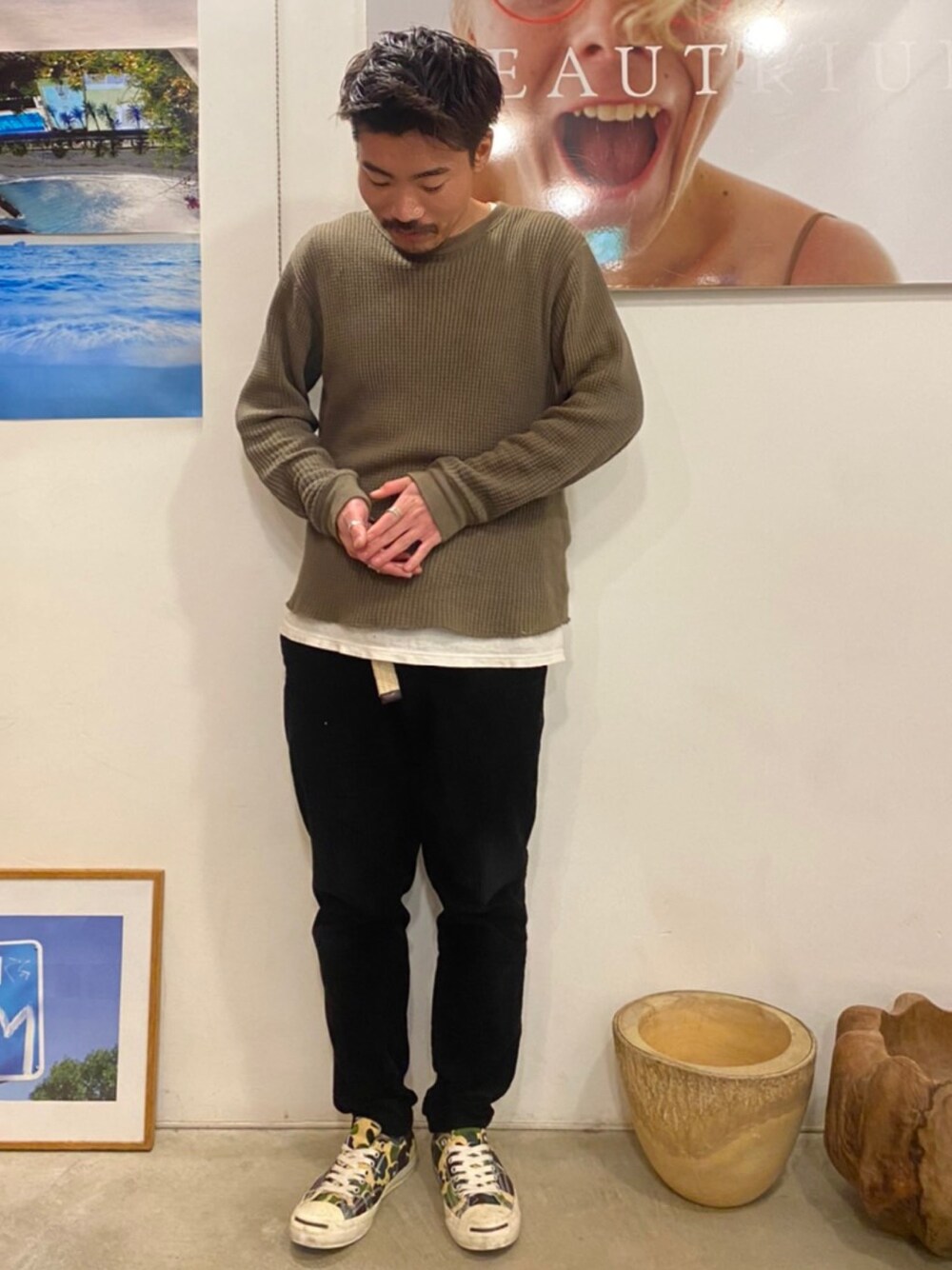 「BEAUTRIUM 、BEAUTRIUM鎌倉小町、川村勇貴、鎌倉、鎌倉美容室、大人ストリート、ミリタリー、秋冬コーデ、カーキ、ワッフル」｜「JOURNAL STANDARDのアイテム（スウェット、グリーン系）」を使った、yukikwamura0725さん（メンズ・170cm）の冬コーディネートの1枚目の写真