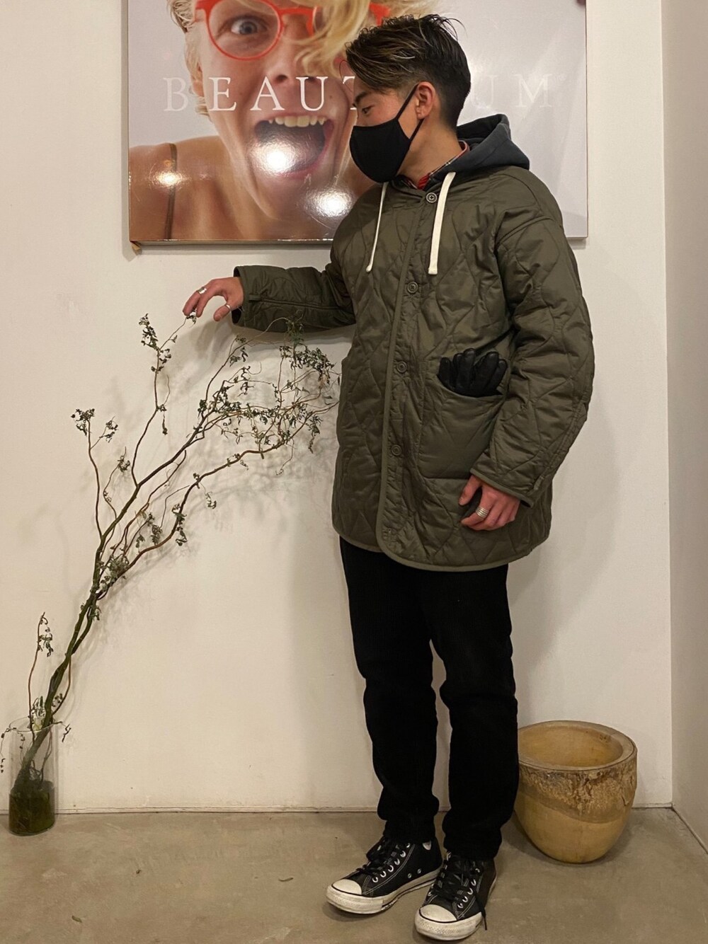 「シンプルコーデ、BEAUTRIUM鎌倉小町、鎌倉、鎌倉美容室、ミリタリーコーデ、popeye、popeyemagazine、大人ストリート、ライナージャケット、キルティングジャケット」｜「POLO RALPH LAURENのアイテム（パーカー、ブラック系）」を使った、yukikwamura0725さん（メンズ・170cm）の冬コーディネートの1枚目の写真