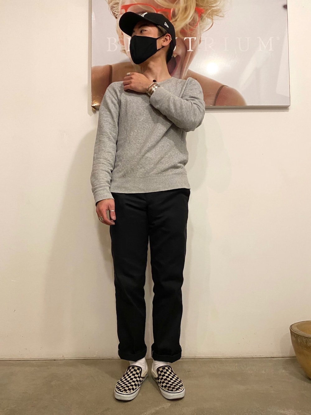 「大人ストリート、鎌倉美容室、鎌倉美容師、川村勇貴、ニューヨークヤンキース、ヤンキース、モノトーンコーデ、ストリート、モノクロコーデ、シンプルコーデ」｜「NEW ERAのアイテム（キャップ、ブラック系）」を使った、yukikwamura0725さん（メンズ・170cm）の冬コーディネートの1枚目の写真