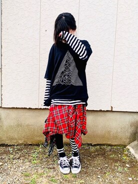スニーカーを使った Joy Division のレディース人気ファッションコーディネート Wear