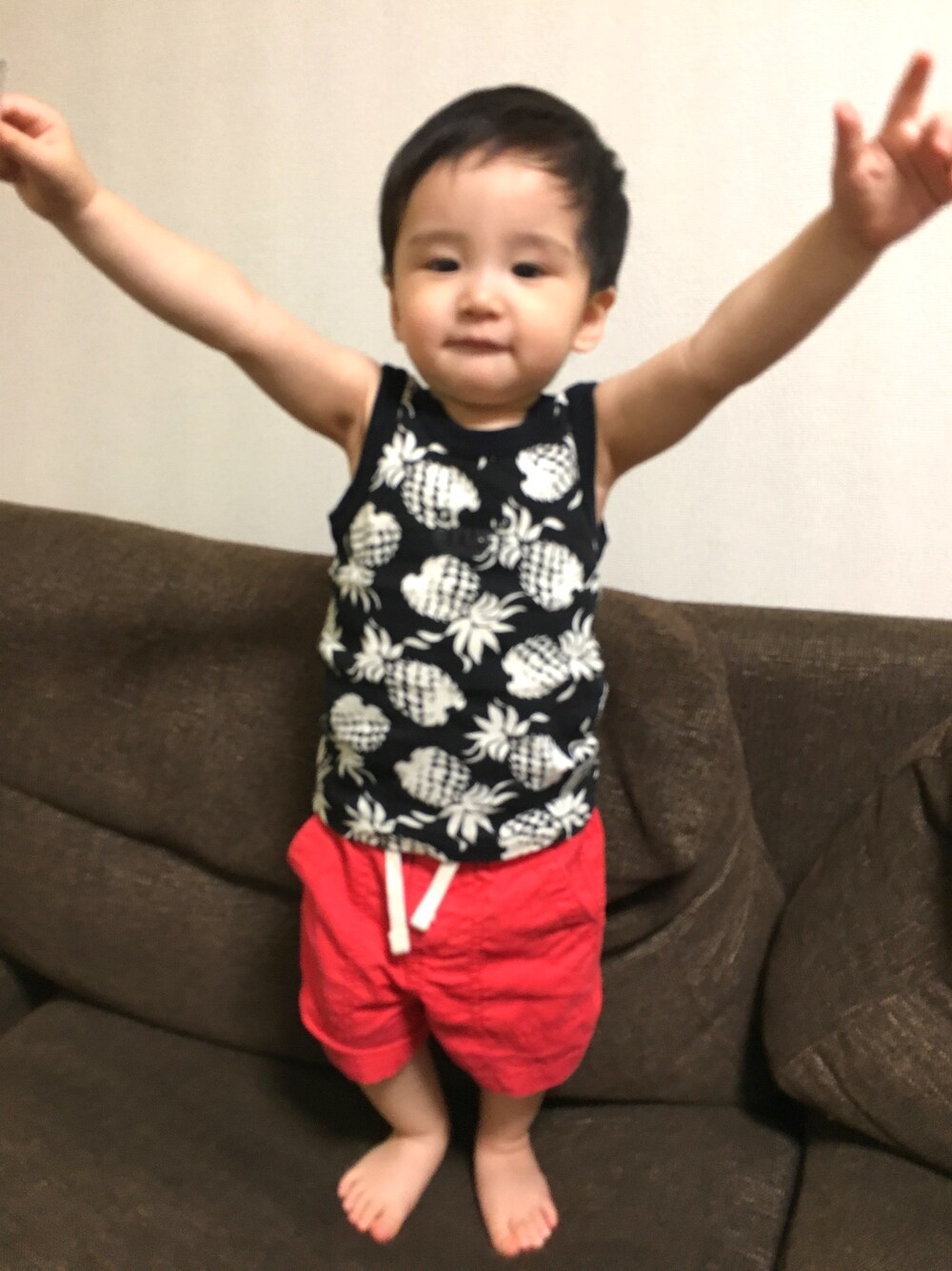 「F.O.KIDSの3柄タンクトップ（タンクトップ、ブラック系）」を使った、SHUNKIさん（キッズ・80cm）の夏コーディネートの1枚目の写真