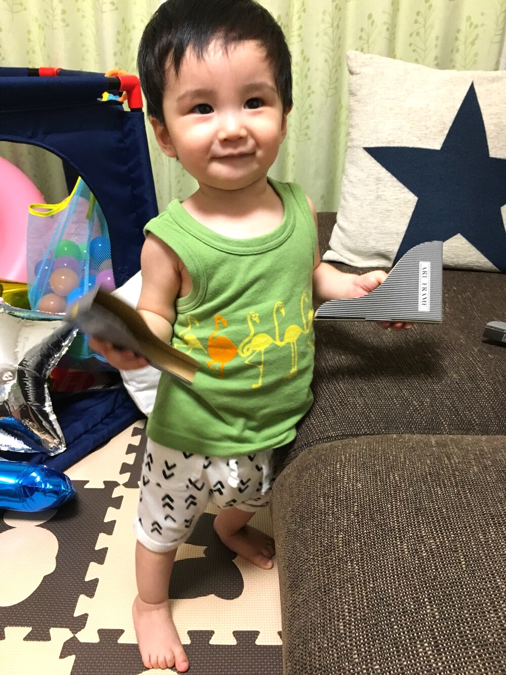 「F.O.KIDSのアイテム（タンクトップ、グリーン系）」を使った、SHUNKIさん（キッズ・80cm）の夏コーディネートの1枚目の写真