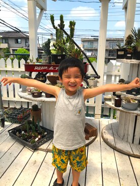 「F.O.KIDS（エフオーキッズ）のアイテム（タンクトップ）」を使った、SHUNKIさん（キッズ・100cm）の夏コーディネート