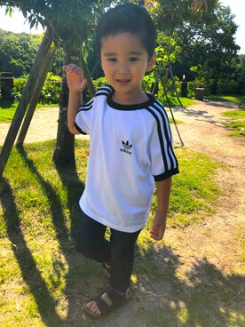 「BREEZE（ブリーズ）のもっとスキニーデニム 10分丈（デニムパンツ）」を使った、SHUNKIさん（キッズ・100cm）の秋コーディネート