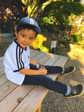 「BREEZE（ブリーズ）のもっとスキニーデニム 10分丈（デニムパンツ）」を使った、SHUNKIさん（キッズ・100cm）の秋コーディネート