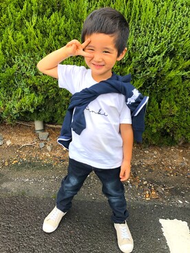 「BREEZE（ブリーズ）のもっとスキニーデニム 10分丈（デニムパンツ）」を使った、SHUNKIさん（キッズ・100cm）の秋コーディネート