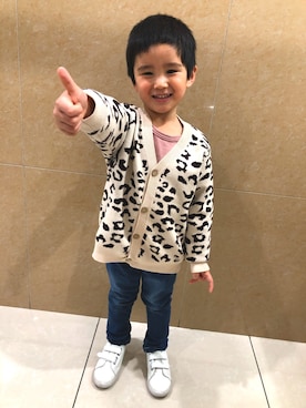 「BREEZE（ブリーズ）のもっとスキニーデニム 10分丈（デニムパンツ）」を使った、SHUNKIさん（キッズ・100cm）の冬コーディネート