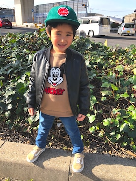 「BREEZE（ブリーズ）のもっとスキニーデニム 10分丈（デニムパンツ）」を使った、SHUNKIさん（キッズ・100cm）の冬コーディネート