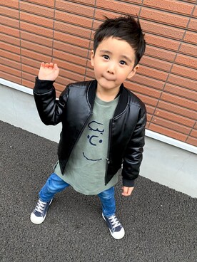 「BREEZE（ブリーズ）のもっとスキニーデニム 10分丈（デニムパンツ）」を使った、SHUNKIさん（キッズ・100cm）の冬コーディネート