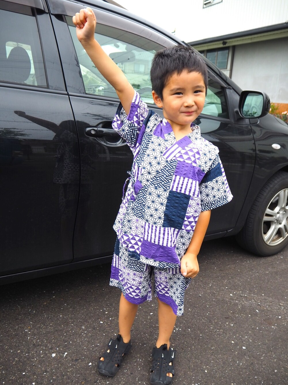 「BREEZEのパッチワーク和柄甚平（浴衣、パープル系）」を使った、SHUNKIさん（キッズ・110cm）の夏コーディネートの1枚目の写真