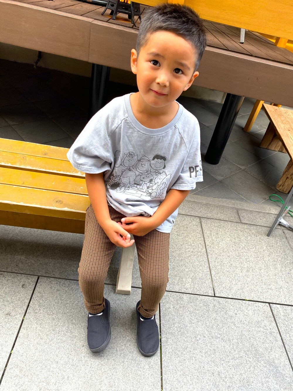 「BRANSHESのピーナッツフレンズ半袖Tシャツ（Tシャツ/カットソー、グレー系）」を使った、SHUNKIさん（キッズ・110cm）の秋コーディネートの1枚目の写真