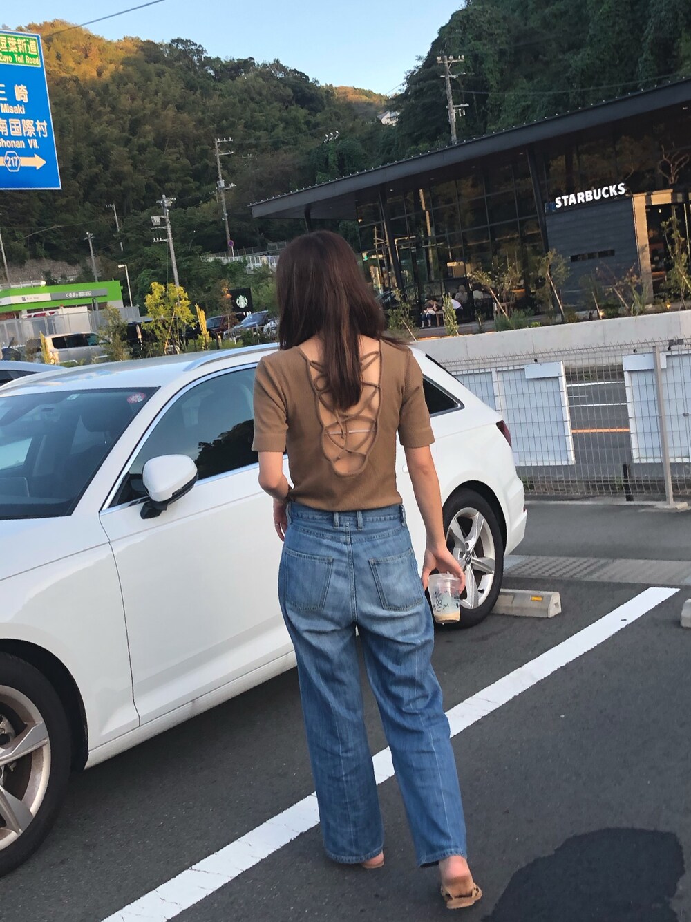「カジュアルコーデ、シンプルコーデ、ブラウンコーデ、休日スタイル、デニム、大学生、R JUBILEE、JOURNAL STANDARD relume」｜「R JUBILEEのアイテム（トップス、ブラウン系）」を使った、kanaさん（レディース・167cm）の秋コーディネートの1枚目の写真