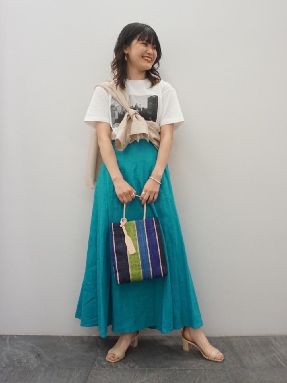 「PHILIPPE AUDIBERTのBY PHILIPPE AUDIBERT ELVIREブレス ¨（ブレスレット、シルバー系）」を使った、小野田桃子さん（レディース・163cm）の春コーディネートの1枚目の写真