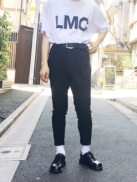「LMCのアイテム（Tシャツ/カットソー）」を使った、ライオンさんさん（メンズ・170cm）の秋コーディネート