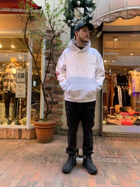 「B'2nd（ビーセカンド）のアイテム（パーカー）」を使った、Renさん（メンズ・182cm）の冬コーディネート