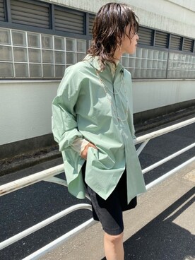 Yoshida Aoiさんの「【WHIMSIC】ビーズネックレスセットBIGシャツ」を使ったコーディネート