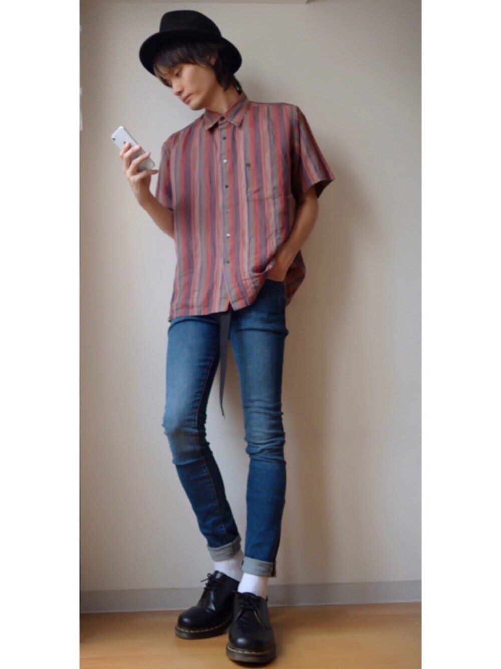 「大人カジュアル、おしゃれさんと繋がりたい、きれいめカジュアル、半袖シャツ、シャツスタイル、プチプラ、Dr.Martens、ネイビー、ストライプ、ハット」｜「BEAUTY&YOUTH UNITED ARROWSの【WEB限定】by ∴ 7オンス デニム ジェギンス（デニムパンツ、ブルー系）」を使った、RYOさん（メンズ・178cm）の夏コーディネートの1枚目の写真