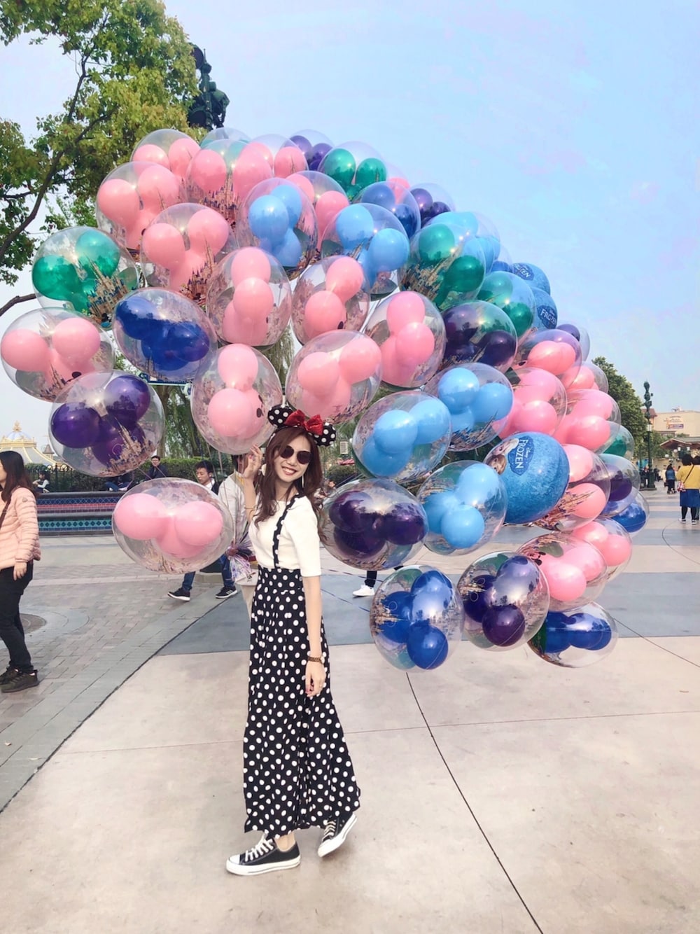 「ディズニー、ディズニーコーデ、ミニーちゃん、海外旅行、上海ディズニー」｜「ZARAのアイテム（トップス、ホワイト系）」を使った、momo310momoさん（レディース・161cm）の秋コーディネートの1枚目の写真