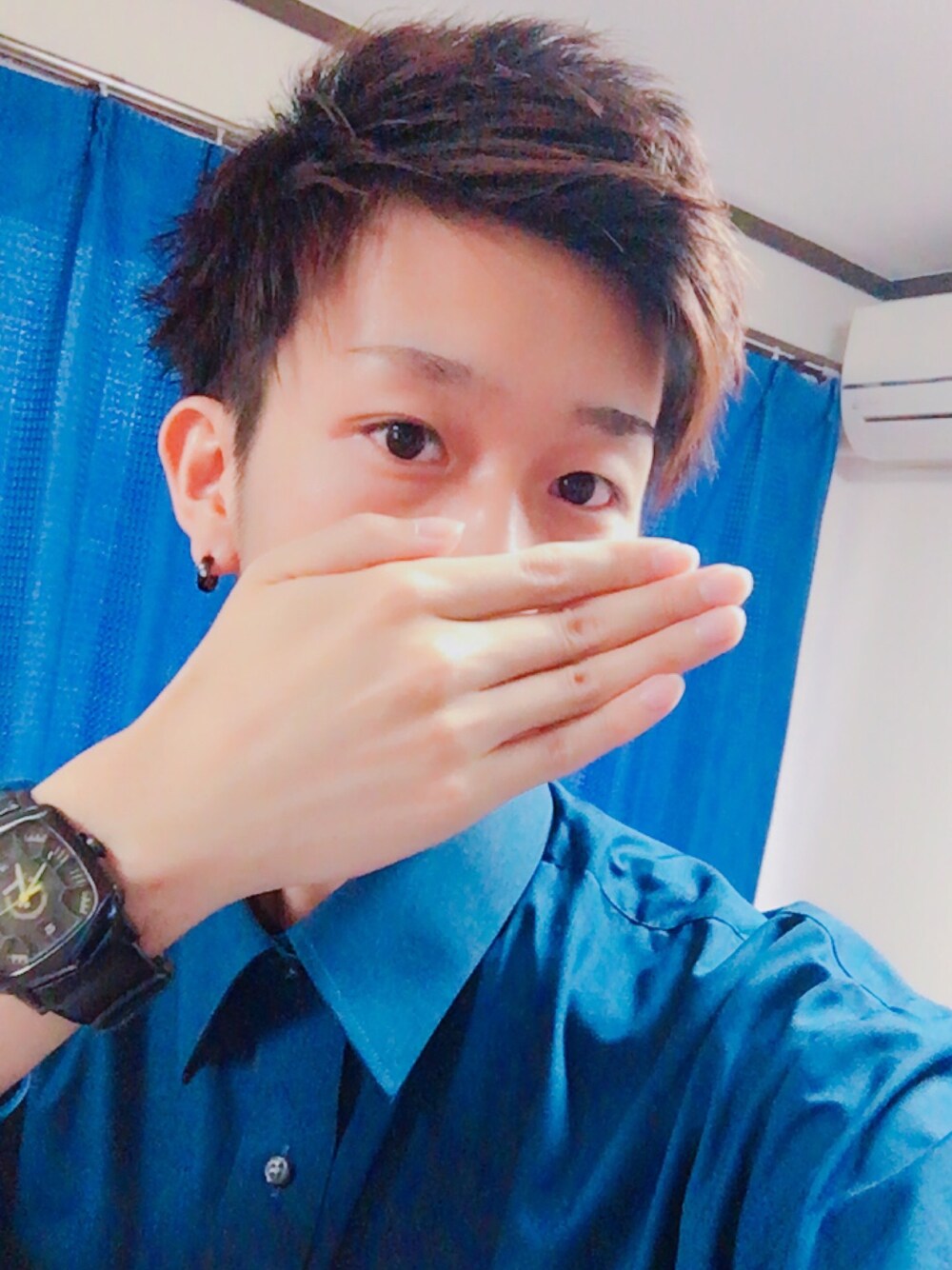 「DIESELのアイテム（アナログ腕時計、ブラック系）」を使った、ぬこさん（メンズ・172cm）の春コーディネートの1枚目の写真