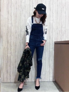 「VENCEEXCHANGE（ヴァンスエクスチェンジ）のアイテム（サロペット/オーバーオール）」を使った、momoさん（レディース・159cm）の春コーディネート