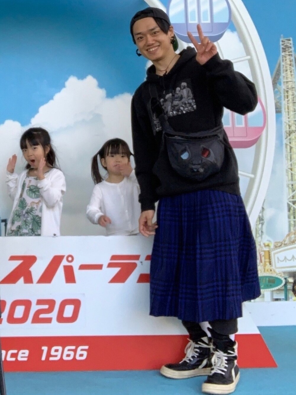 「RICK OWENS、ストリート、パーカー、プチプラ、ハイカットスニーカー、秋冬コーデ、チェック柄に恋してる、黒、冬、古着MIX」｜「SSURのアイテム（キャップ、ブラック系）」を使った、SMさん（メンズ・167cm）の春コーディネートの1枚目の写真
