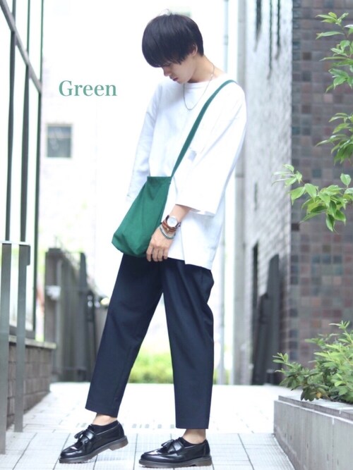 SHOTA is wearing LIDNM "マイクロスエードショルダー【グリーン】"