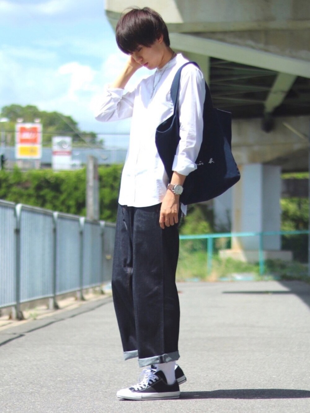 「Junred、ジュンレッド(JUNRed)、POLICE、Fossil、きれいめカジュアル、白シャツ、バンドカラー、デニム、ワイドデニム、agnes b.」｜「WEGOのWEGO/3メリットバンドカラーシャツ（シャツ/ブラウス、ホワイト系）」を使った、SHOTAさん（メンズ・176cm）の夏コーディネートの1枚目の写真