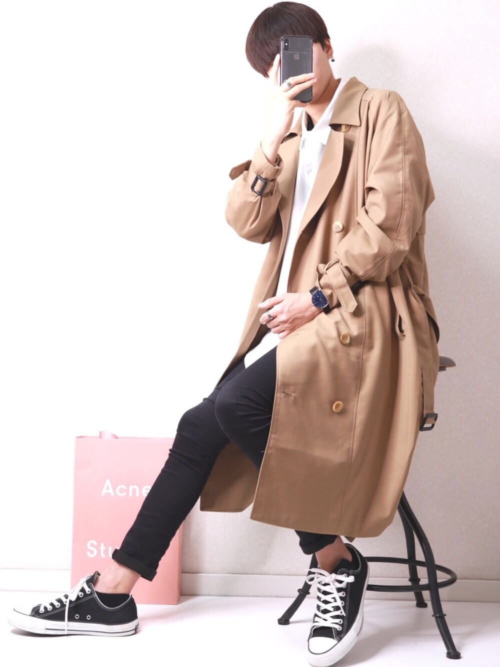 「トレンチコート、ベージュ、ベージュコート、春コーデ、白シャツ、INTERFACTORY、converse、コンバース、ローカットスニーカー、AcneStudios」｜「2月28日ZOZOTOWNで販売‼️のアイテム（その他、その他）」を使った、SHOTAさん（メンズ・176cm）の冬コーディネートの1枚目の写真