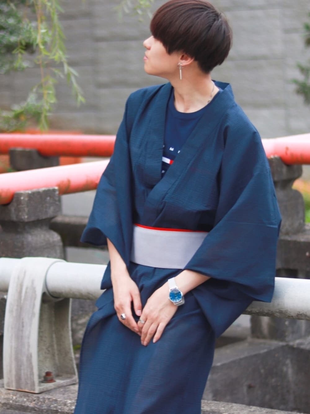 「夏だ！Tシャツ着よう！、ラフ、TOMMY HILFIGER、浴衣、浴衣男子、京都、ネイビー、プチプラ」｜「TOMMY HILFIGERのトミーヒルフィガーロゴTシャツ/TINO TEE（Tシャツ/カットソー、ブルー系）」を使った、SHOTAさん（メンズ・175cm）の夏コーディネートの1枚目の写真