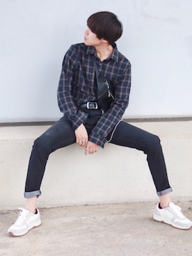 「TOMMY HILFIGER（トミーヒルフィガー）のアイテム（シューズ）」を使った、SHOTAさん（メンズ・176cm）の秋コーディネート