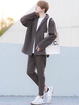 「TOMMY HILFIGER（トミーヒルフィガー）のアイテム（シューズ）」を使った、SHOTAさん（メンズ・176cm）の春コーディネート