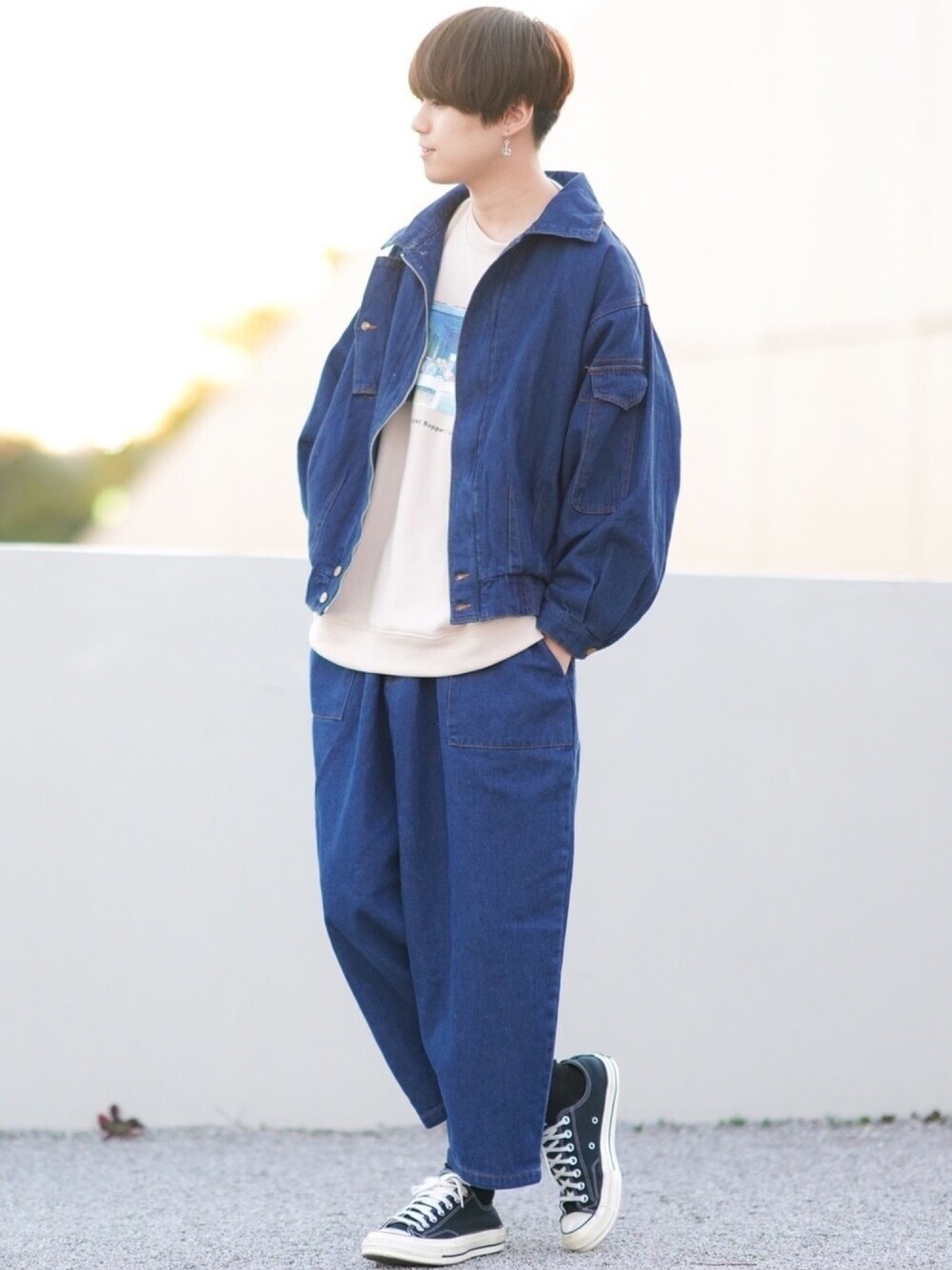 「おしゃれさんと繋がりたい、今日のコーデ、プチプラコーデ、セットアップ、ootd、ゆるコーデ、ワイドデニム、デニムパンツ」｜「CASPER JOHNのDenim Flight Jacket/デニムフライトジャケット（デニムジャケット、ブルー系）」を使った、SHOTAさん（メンズ・176cm）の冬コーディネートの1枚目の写真