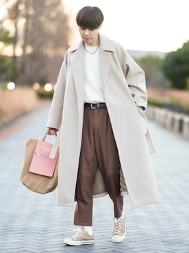 「白ニット」｜「アイテム（その他アウター）」を使った、SHOTAさん（メンズ・176cm）の冬コーディネート