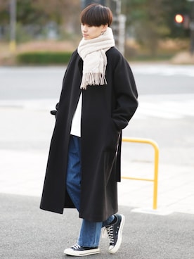 「白ニット」｜「アイテム（その他アウター）」を使った、SHOTAさん（メンズ・176cm）の冬コーディネート