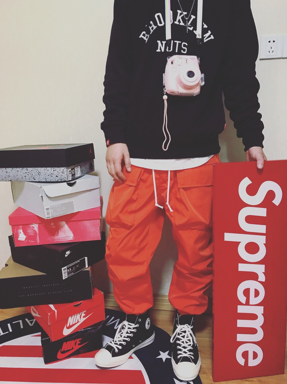 「HOME」｜「CONVERSEのアイテム（シューケア用品、ブラック系）」を使った、男子汉🌵さん（メンズ・179cm）の春コーディネートの1枚目の写真