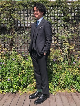 「アイテム（スーツベスト、グレー系）」を使った、小林 克也さん（メンズ・168cm）の春コーディネート