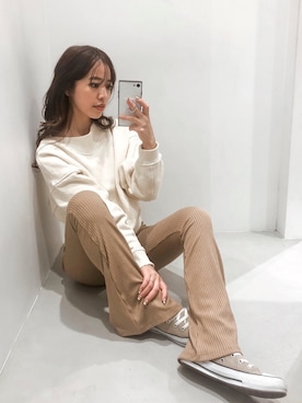 「H&M（エイチ・アンド・エム）のアイテム（スウェット、ホワイト系）」を使った、karenさん（レディース・156cm）の冬コーディネート
