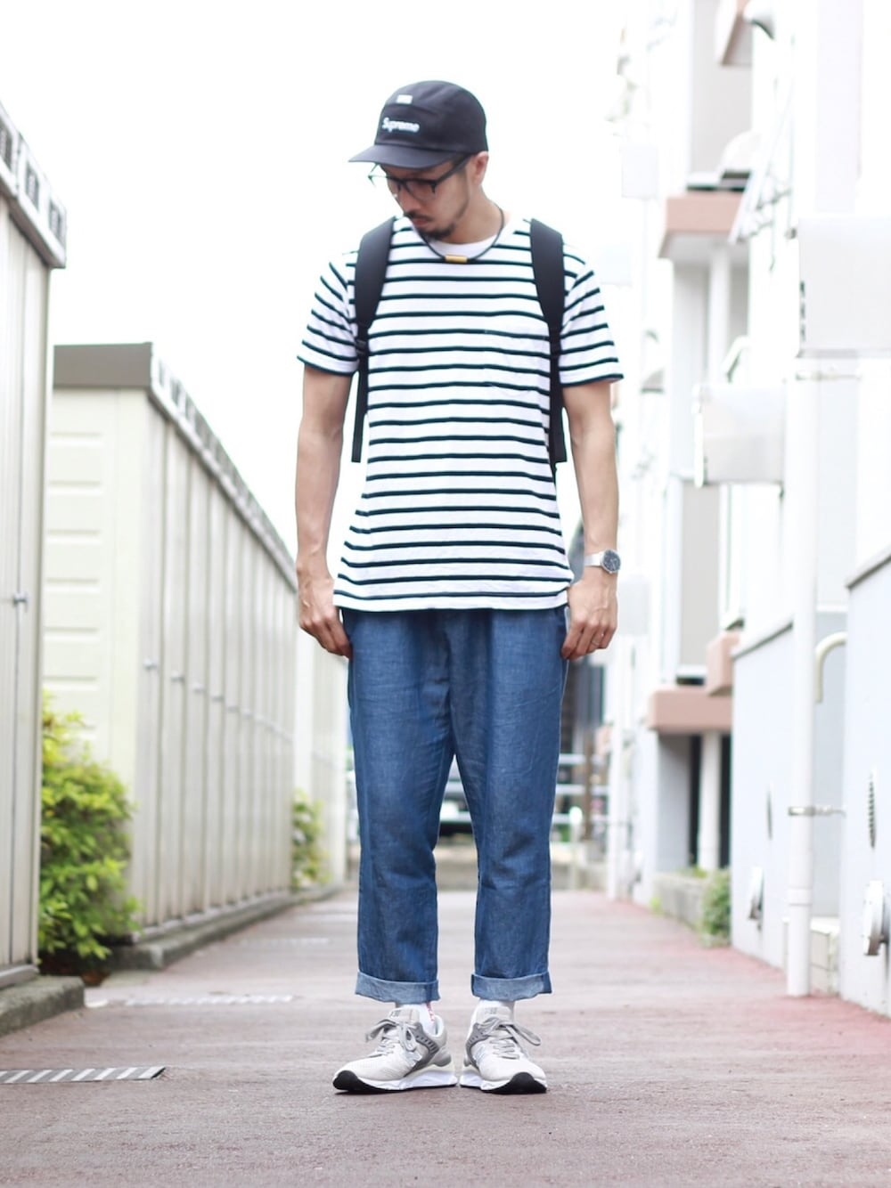 「ボーダー、リネンパンツ、スニーカー、MSX90GL、campcap、バックパック、ロールアップ、黒リュック」｜「GUのアイテム（Tシャツ/カットソー、ホワイト系）」を使った、N i s s yさん（メンズ・172cm）の春コーディネートの1枚目の写真