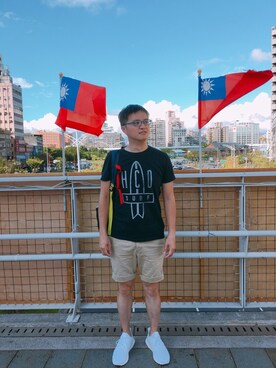 「Abercrombie&Fitch（アバークロンビーアンドフィッチ）のアイテム（カーゴパンツ）」を使った、Sam Yangさん（メンズ・170cm）の秋コーディネート