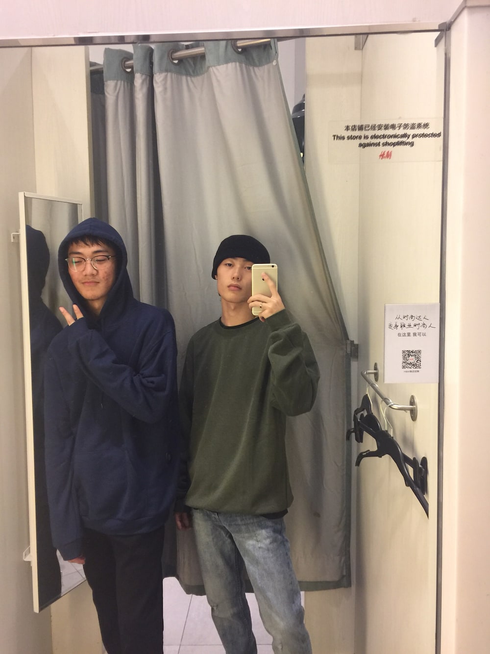 「NIKEのアイテム（キャップ、ブラック系）」を使った、趙走刀口_さん（メンズ・176cm）の春コーディネートの1枚目の写真