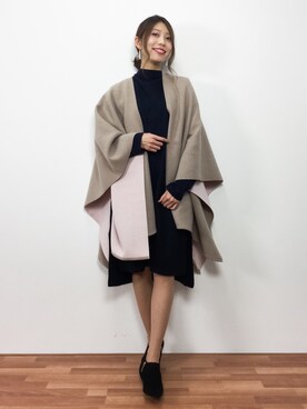 吉岡由梨子さんの「2 tone wool cape」を使ったコーディネート