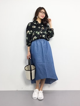 「rps（アールピーエス）のアイテム（デニムスカート）」を使った、吉岡由梨子さん（レディース・158cm）の冬コーディネート