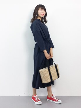 「URBAN RESEARCH（アーバンリサーチ）のアイテム（シャツワンピース）」を使った、吉岡由梨子さん（レディース・158cm）の春コーディネート