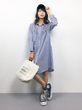 「VIS（ビス）のアイテム（シャツワンピース）」を使った、吉岡由梨子さん（レディース・158cm）の夏コーディネート