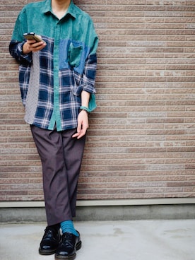 「チャイハネ（チャイハネ）のアイテム（シャツ/ブラウス）」を使った、藤田和歩さん（メンズ・175cm）の秋コーディネート